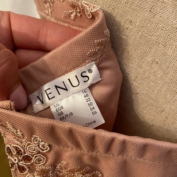 Sequin Detail Bodycon Dress - Picture 7 of 7